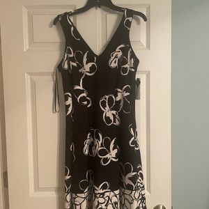 Ladies Black and White Flower Print Dress